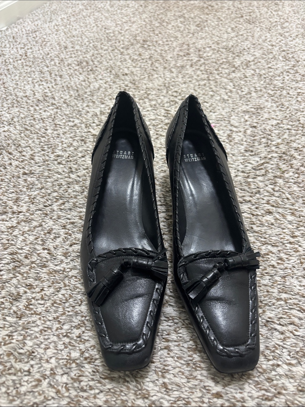Stuart Weitzman black leather kitten heel 10